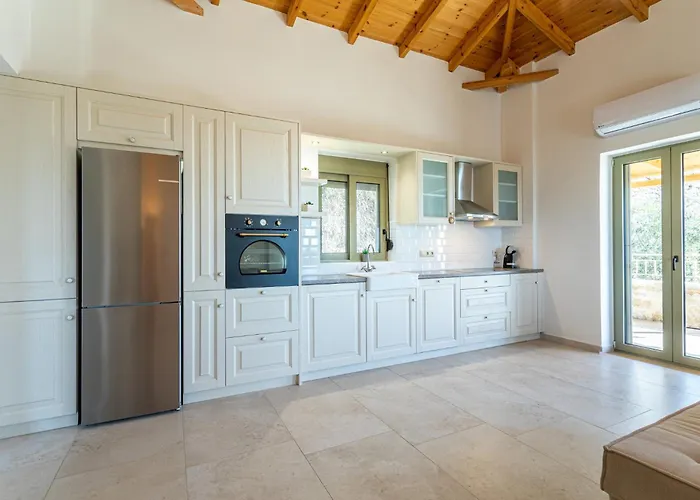 Daniela Вилла *